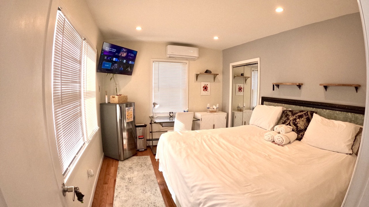 Photo of Bedroom in Bay Shore