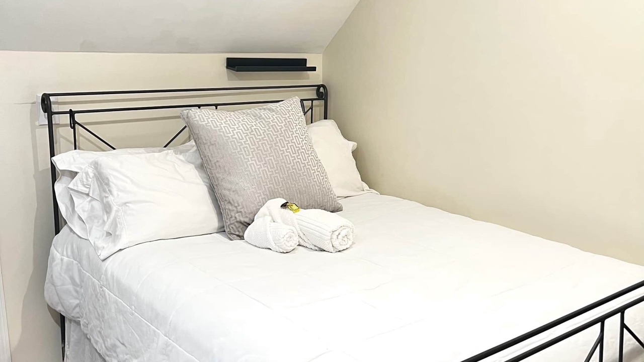 Photo of Bedroom in Bay Shore