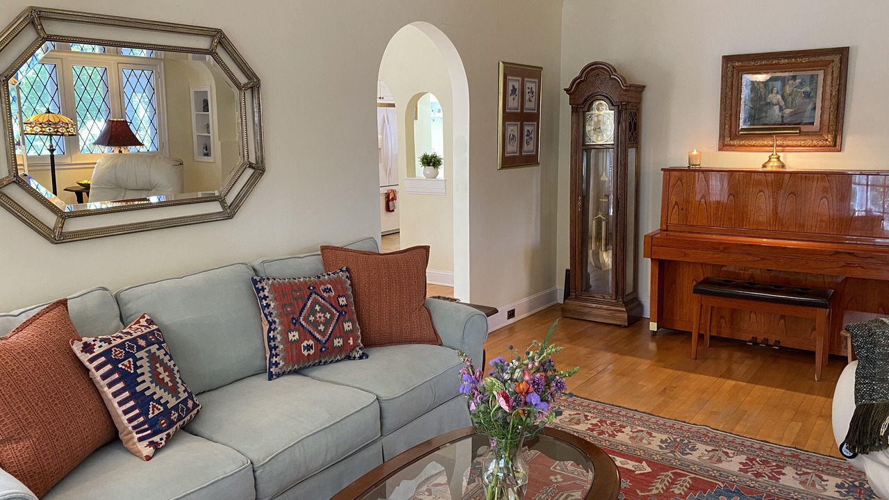 Photo of Livingroom in Middlebury - Warren