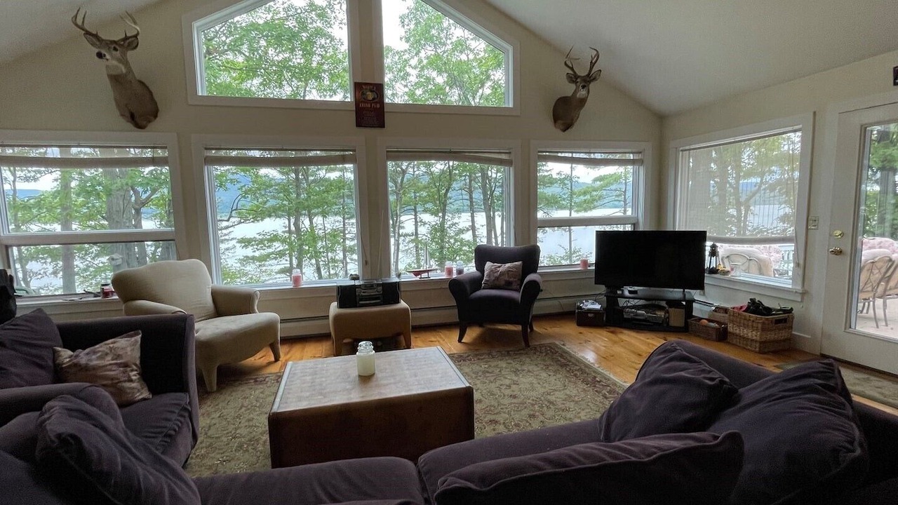 Photo of Livingroom in Moriah Center