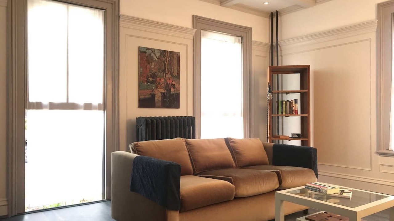 Photo of Livingroom in Kingston Stockade District