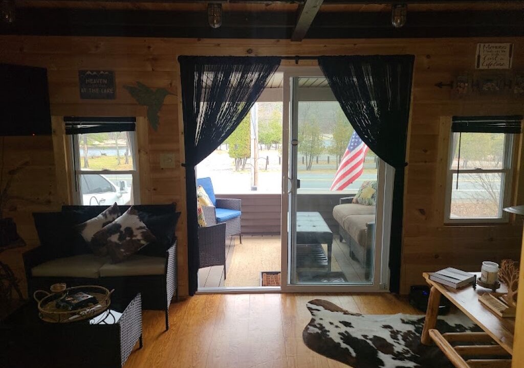 Photo of Livingroom in Northville