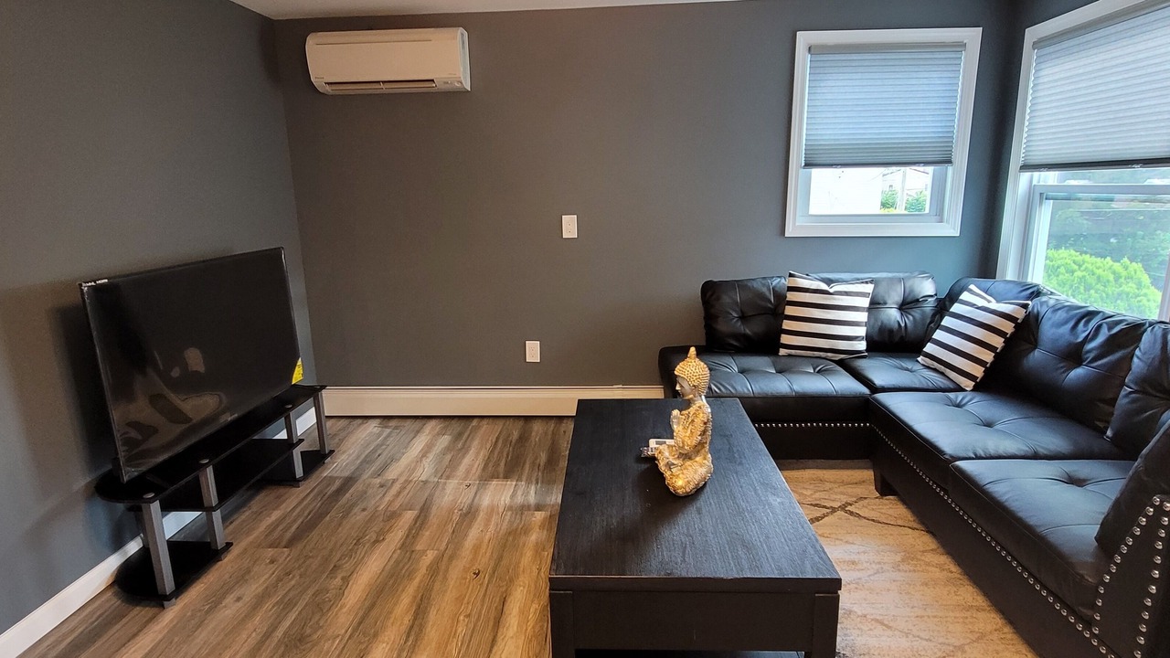Photo of Livingroom in Plainedge