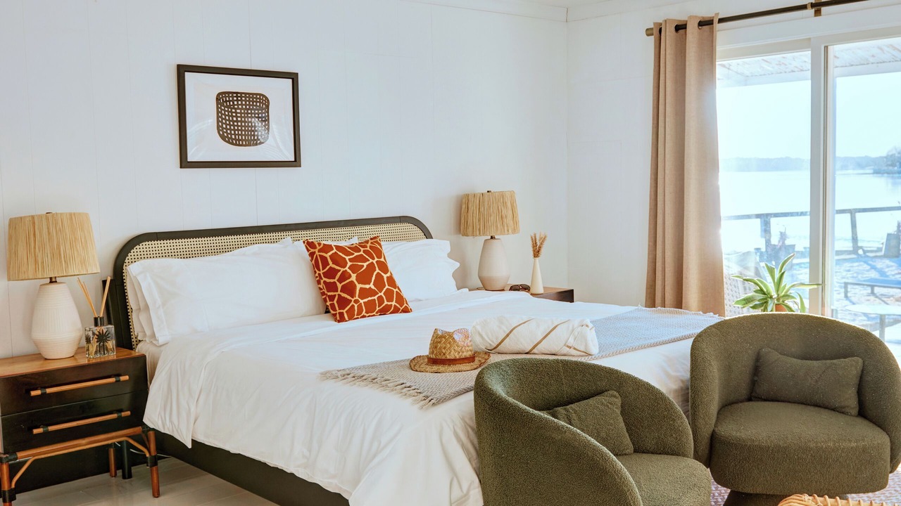 Photo of Bedroom in Aquebogue