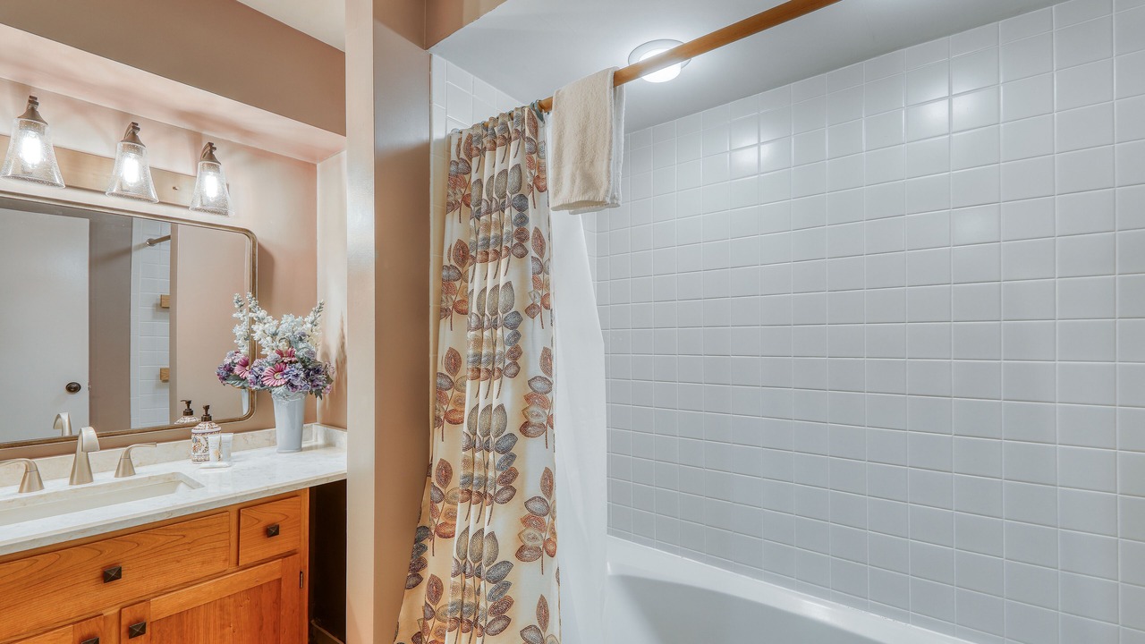 Photo of Bathroom in Warren