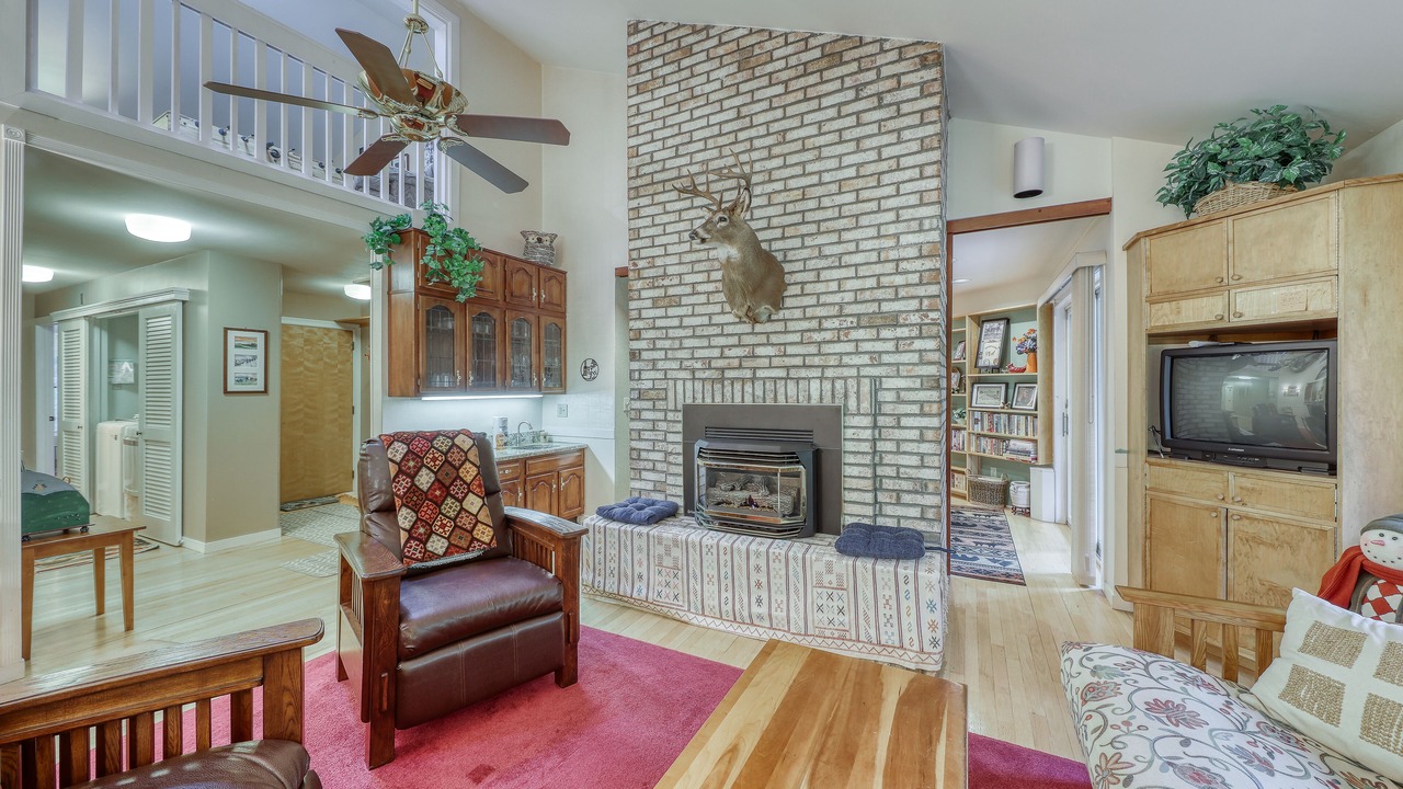 Photo of Livingroom in Warren