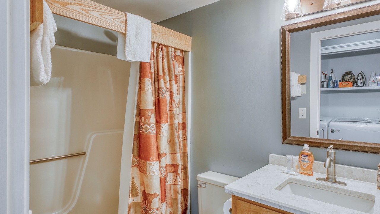 Photo of Bathroom in Warren