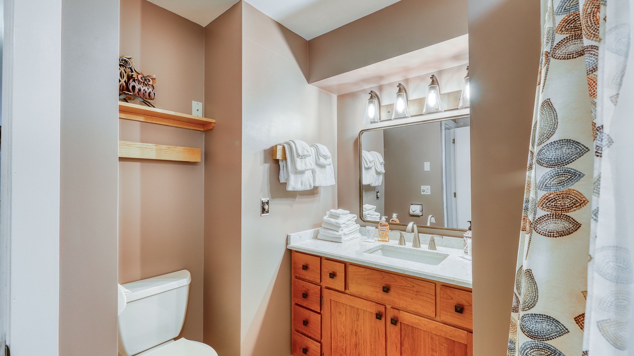Photo of Bathroom in Warren