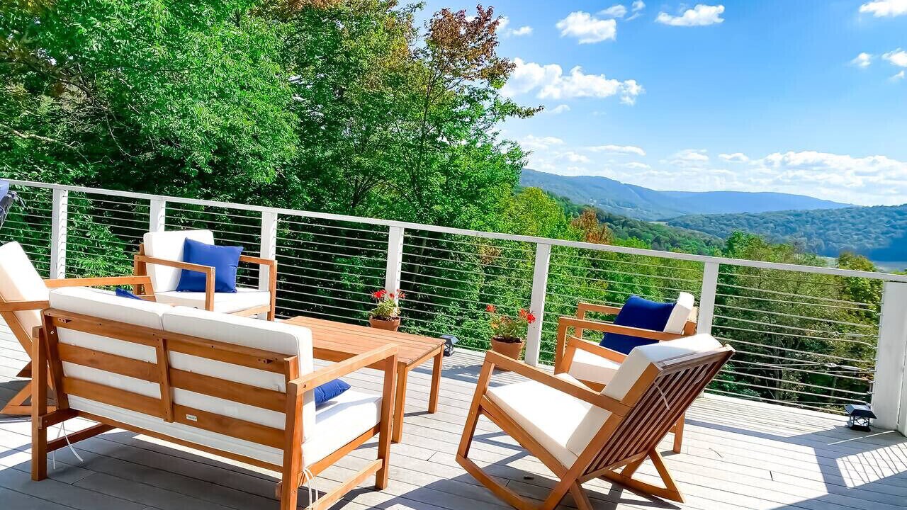 Photo of Patio Balcony in Bovina Center