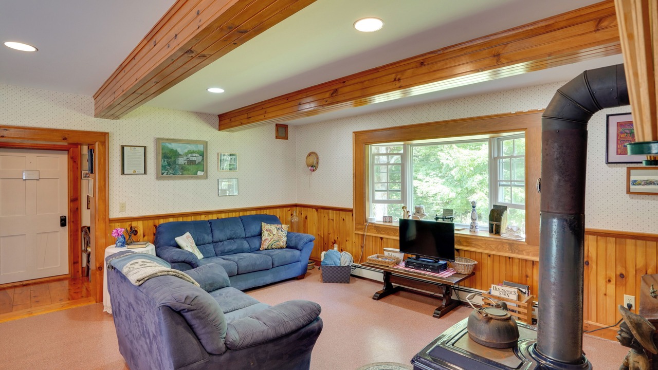 Photo of Bedroom in Hollowville