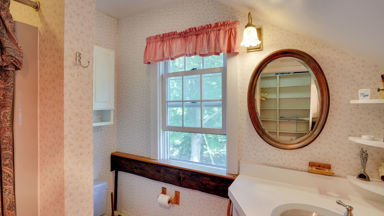 Photo of Bathroom in Hollowville