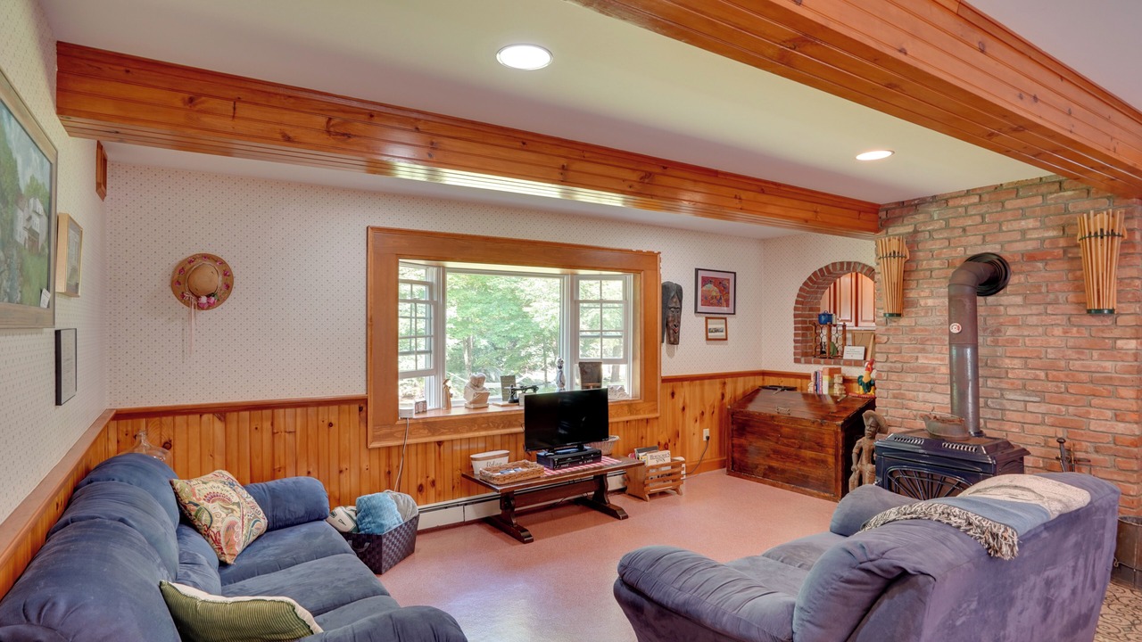 Photo of Bedroom in Hollowville