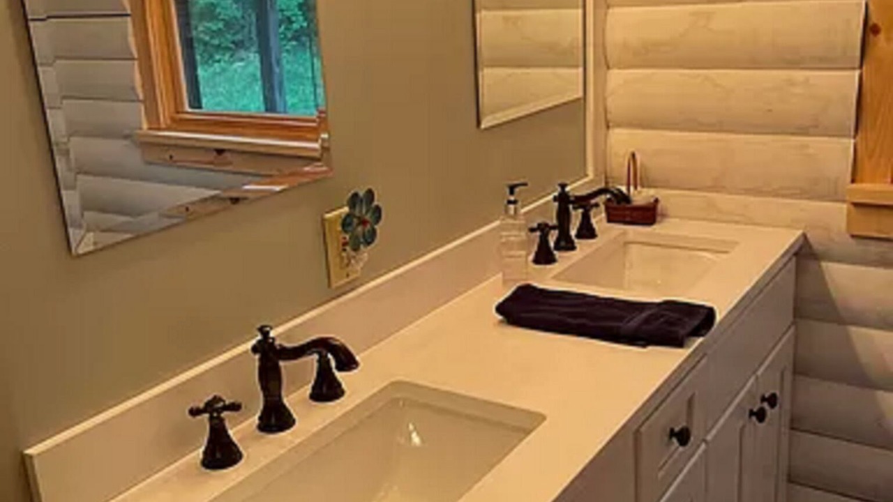 Photo of Bathroom in Townshend