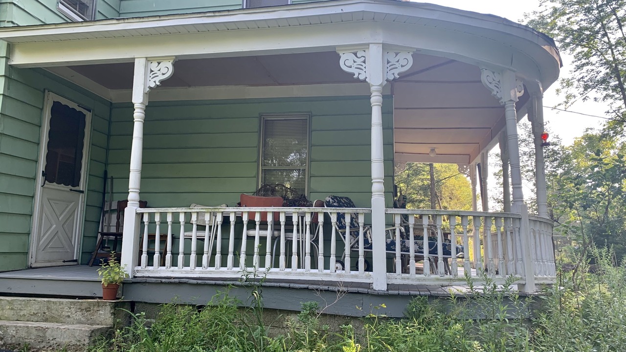 Photo of Patio Balcony in Beach Lake