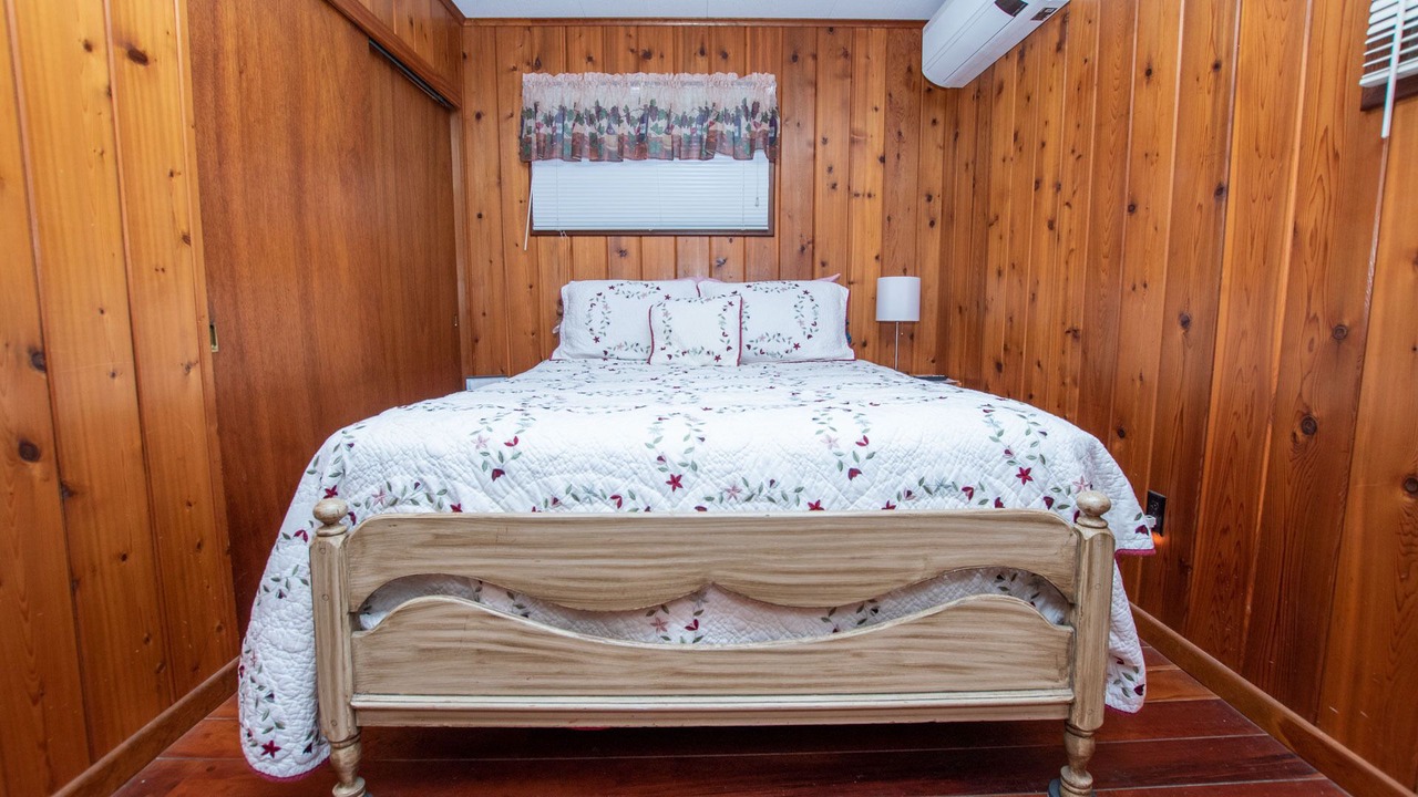 Photo of Bedroom in Valois