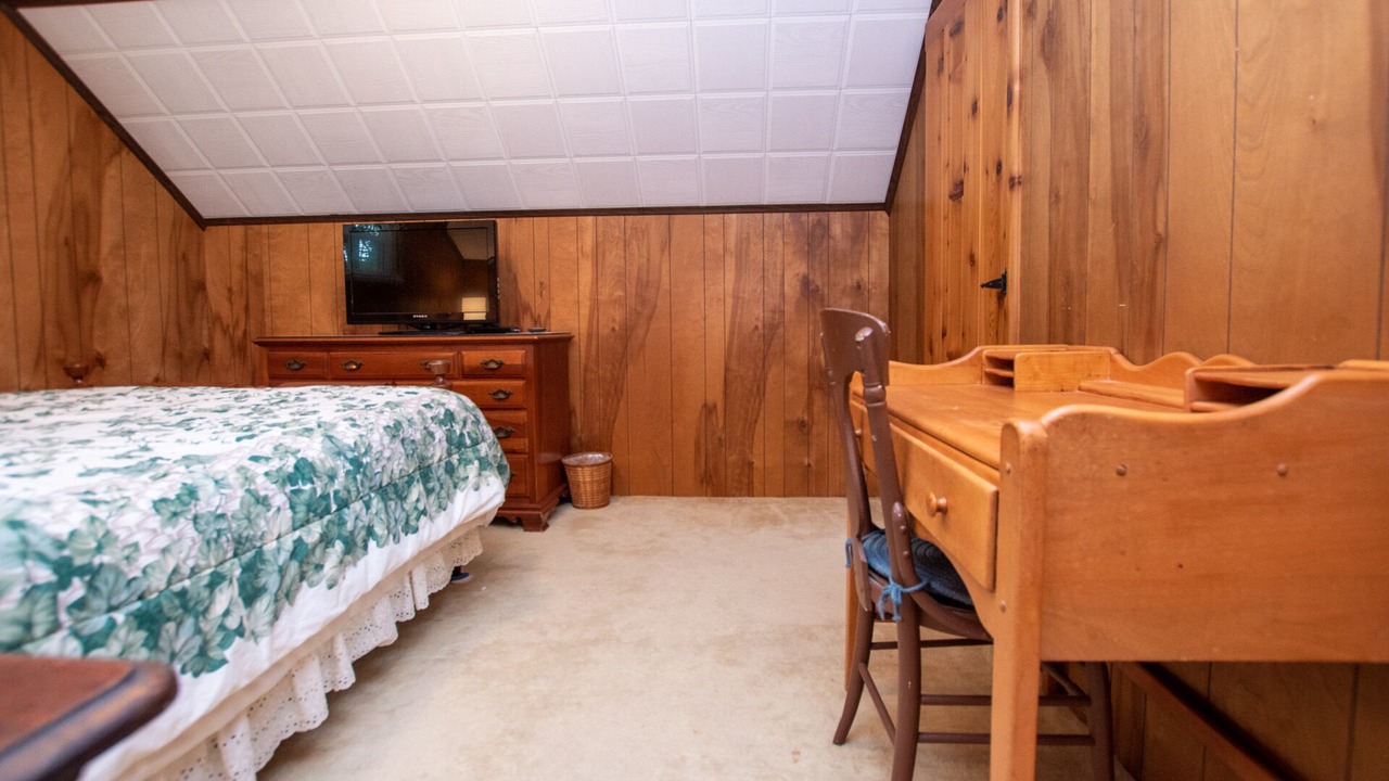 Photo of Bedroom in Valois