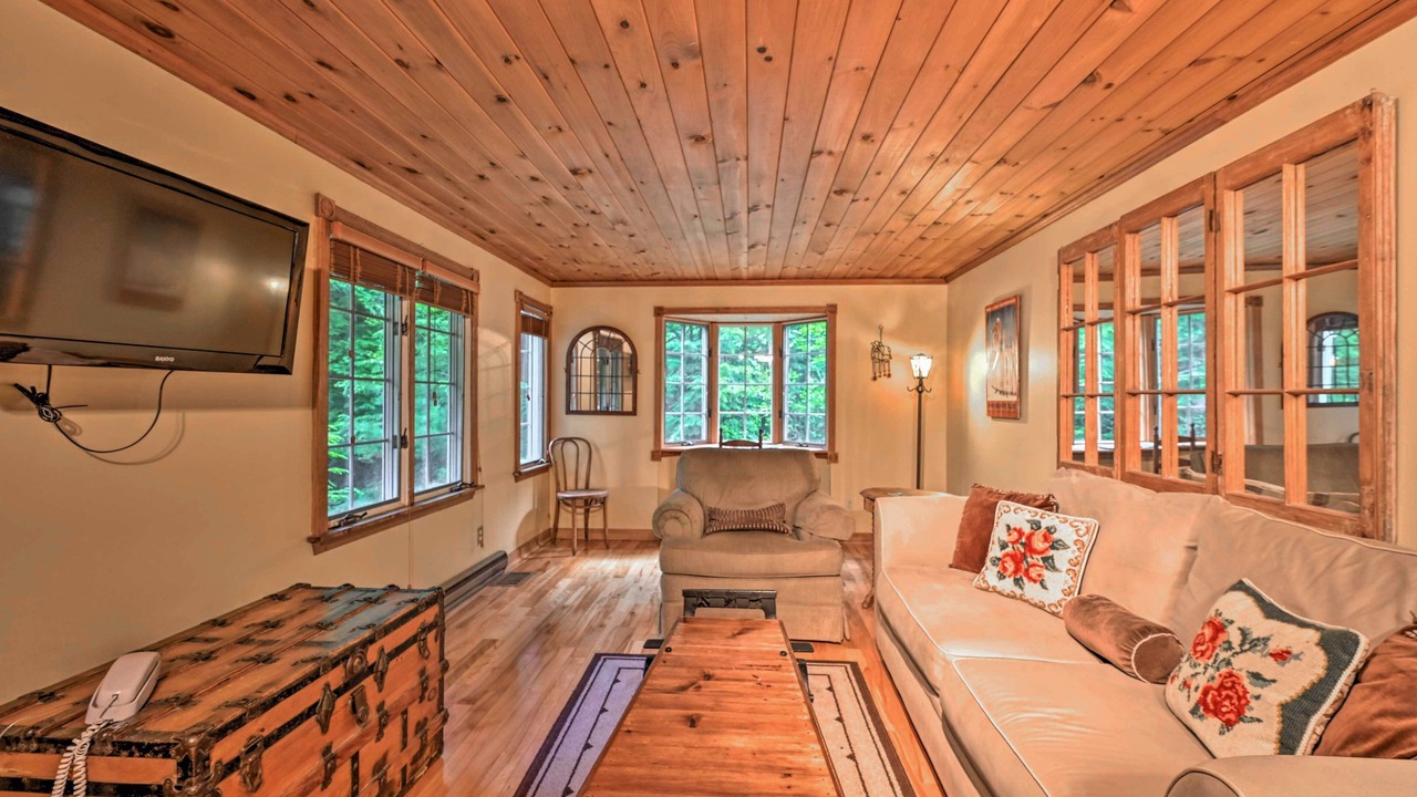Photo of Livingroom in Jay