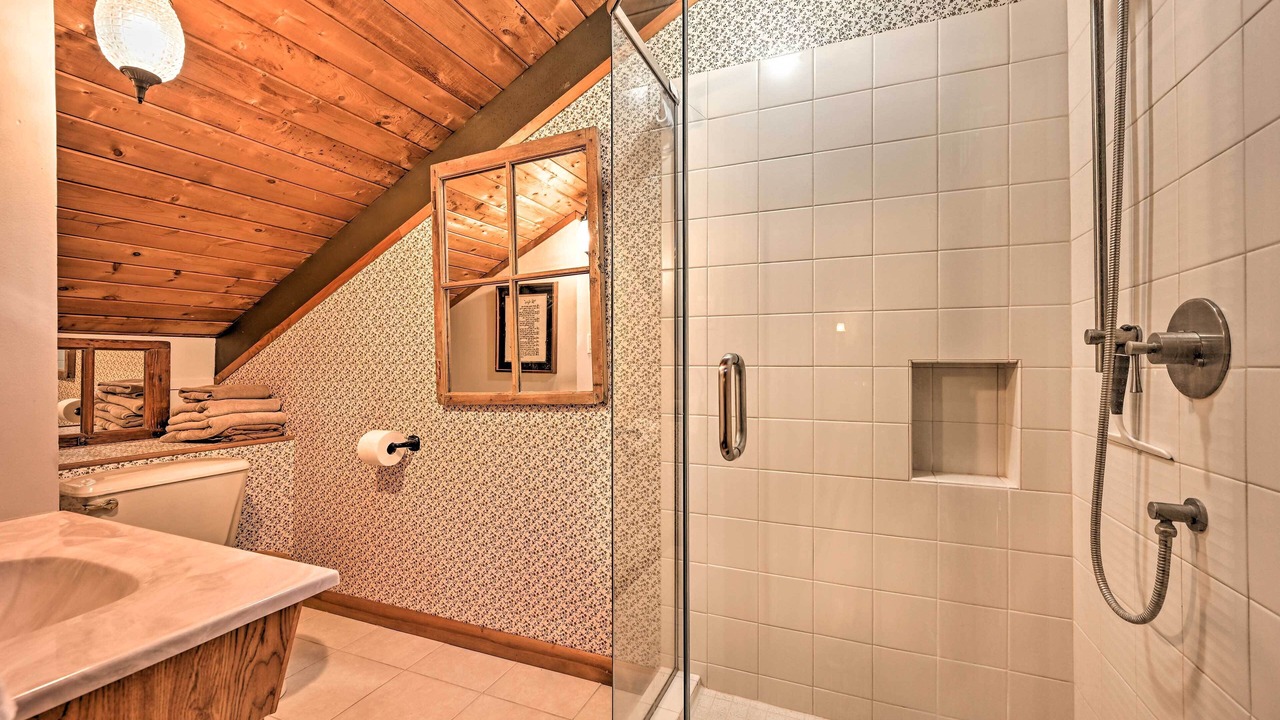 Photo of Bathroom in Jay
