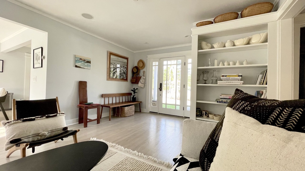 Photo of Livingroom in Wainscott