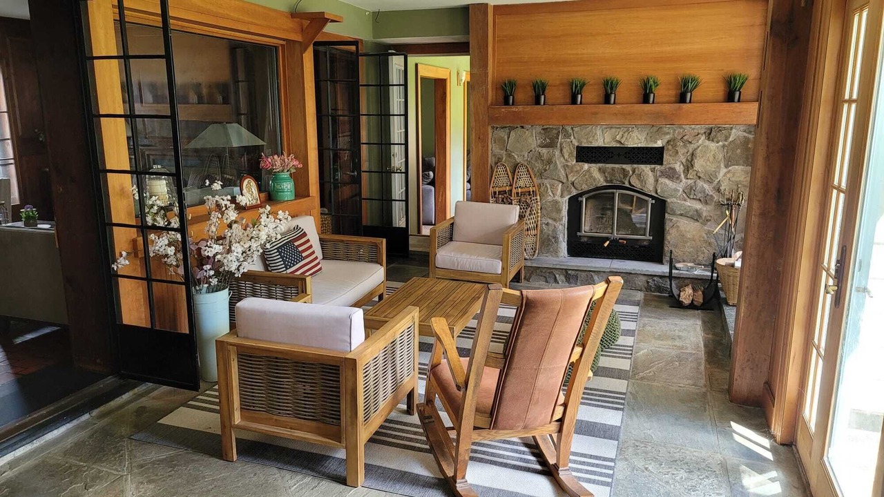 Photo of Livingroom in New Berlin
