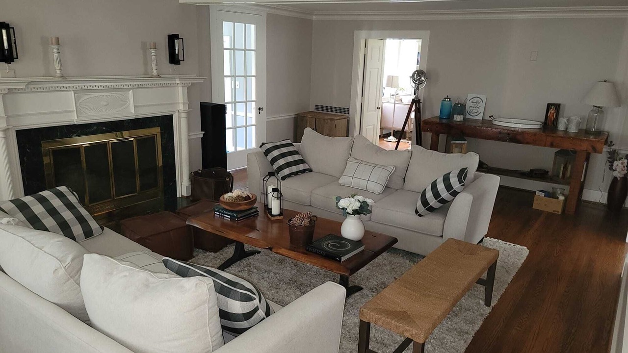 Photo of Livingroom in New Berlin