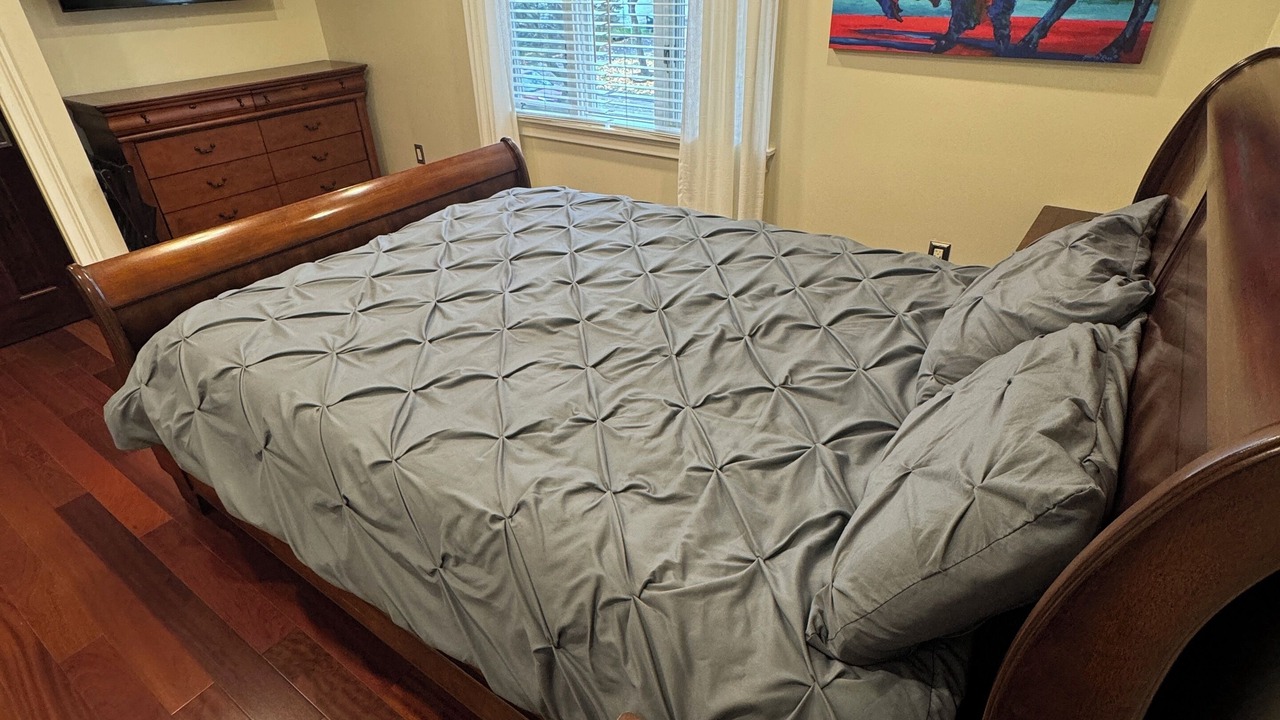 Photo of Bedroom in Williamsville