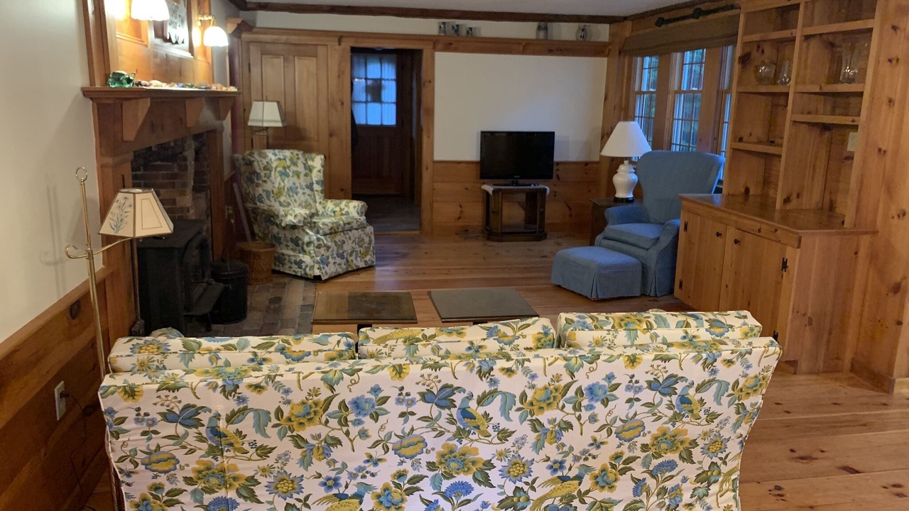 Photo of Livingroom in Henniker