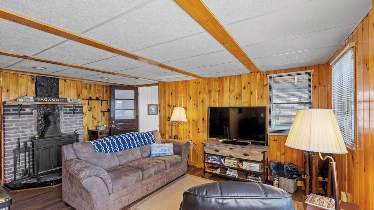 Photo of Livingroom in Northville
