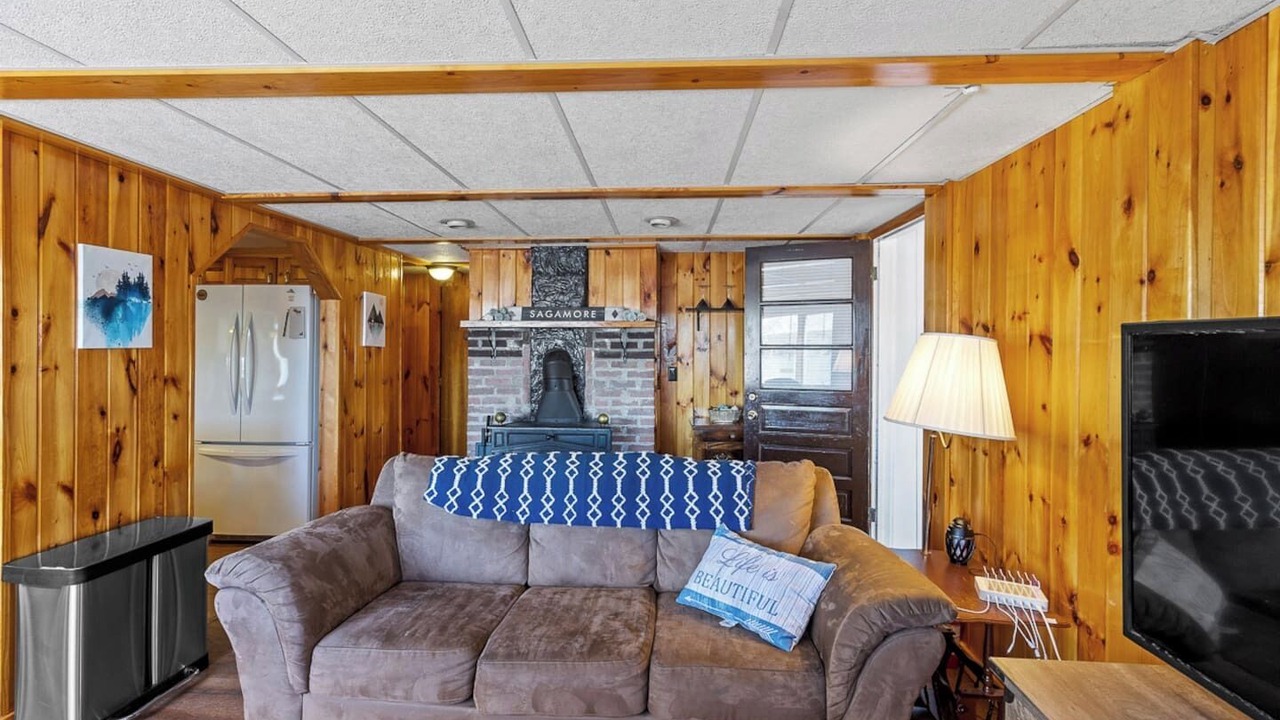 Photo of Livingroom in Northville