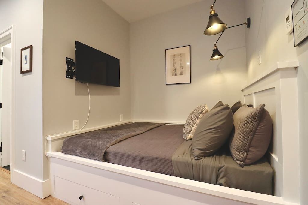 Photo of Bedroom in Old Town Alexandria