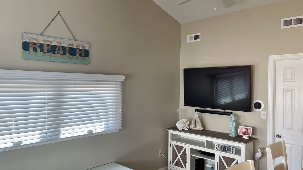 Photo of Livingroom in Ocean Beach III
