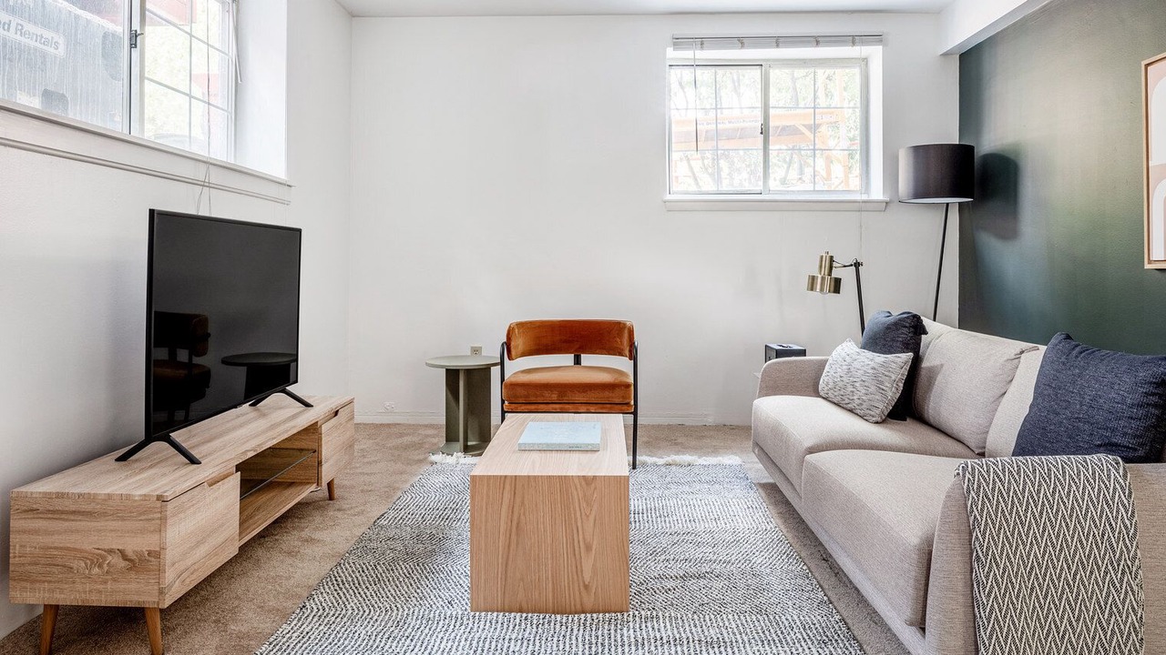 Photo of Livingroom in North Brookline