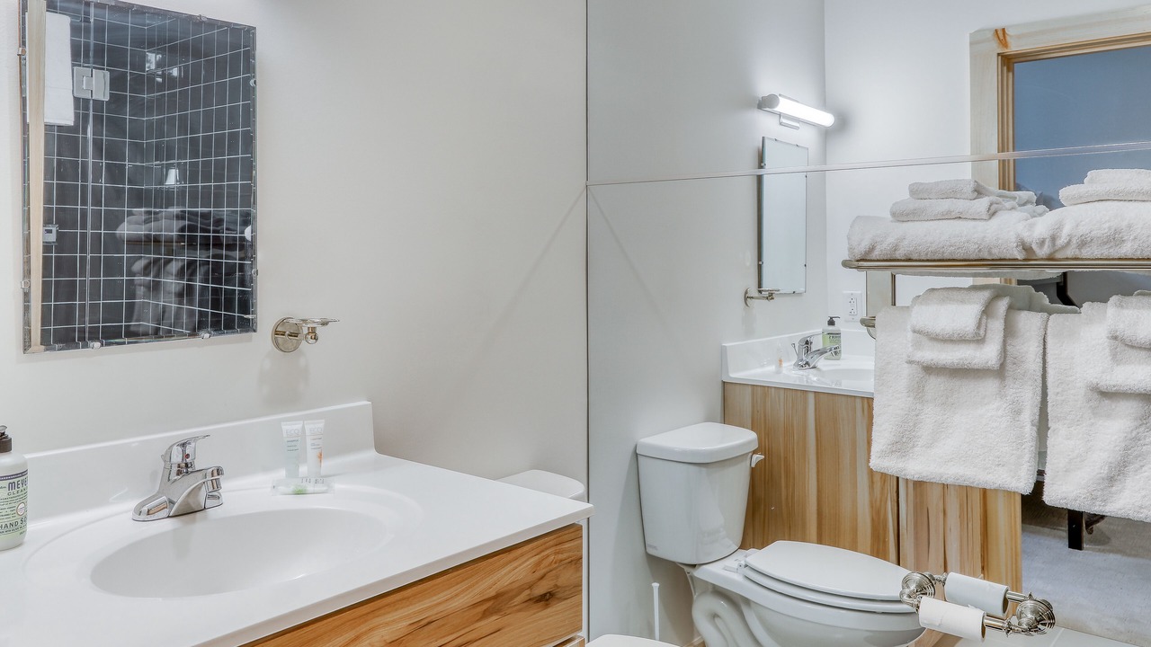 Photo of Bathroom in Warren
