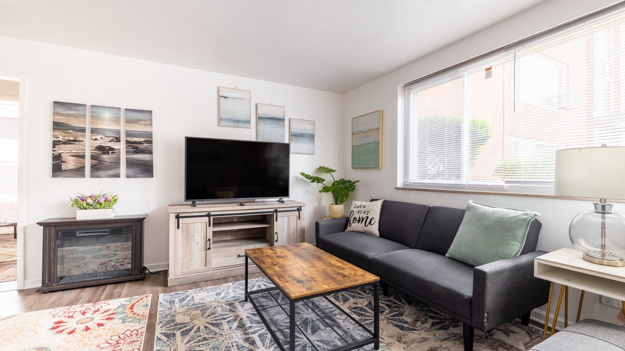 Photo of Livingroom in Fairview Park