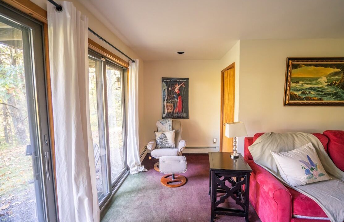 Photo of Livingroom in Phoenicia