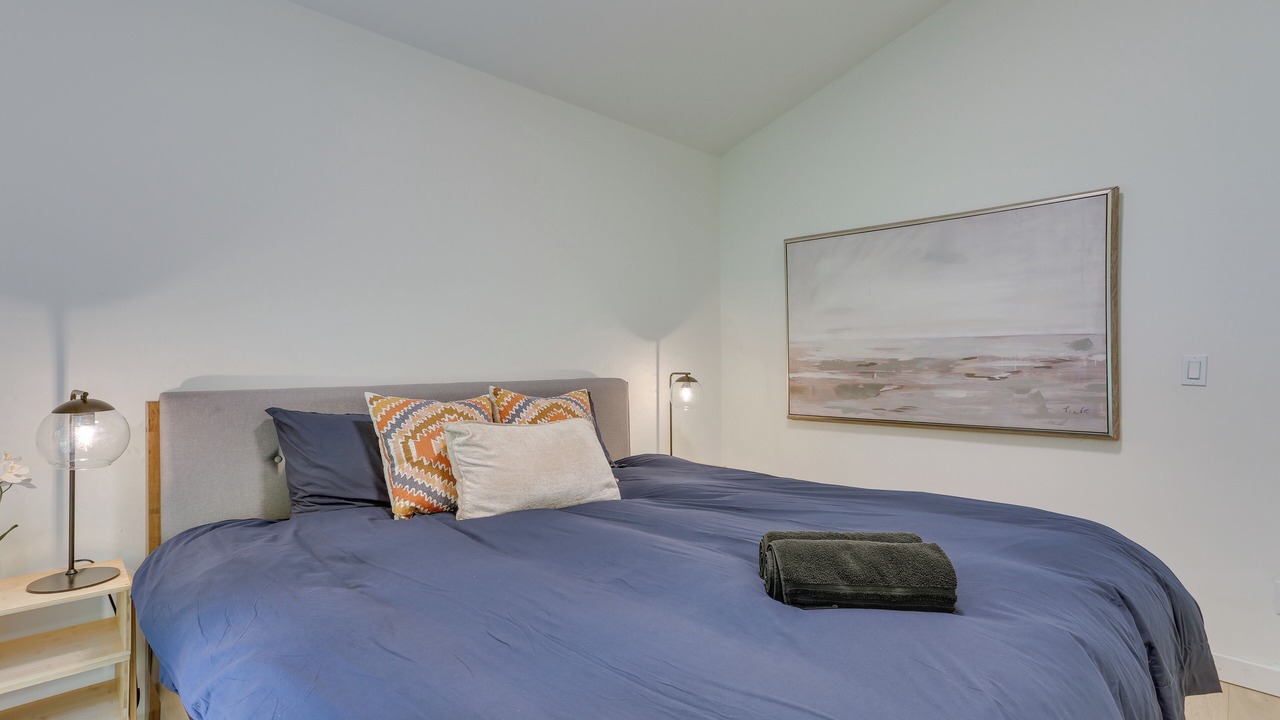 Photo of Bedroom in Swan Lake