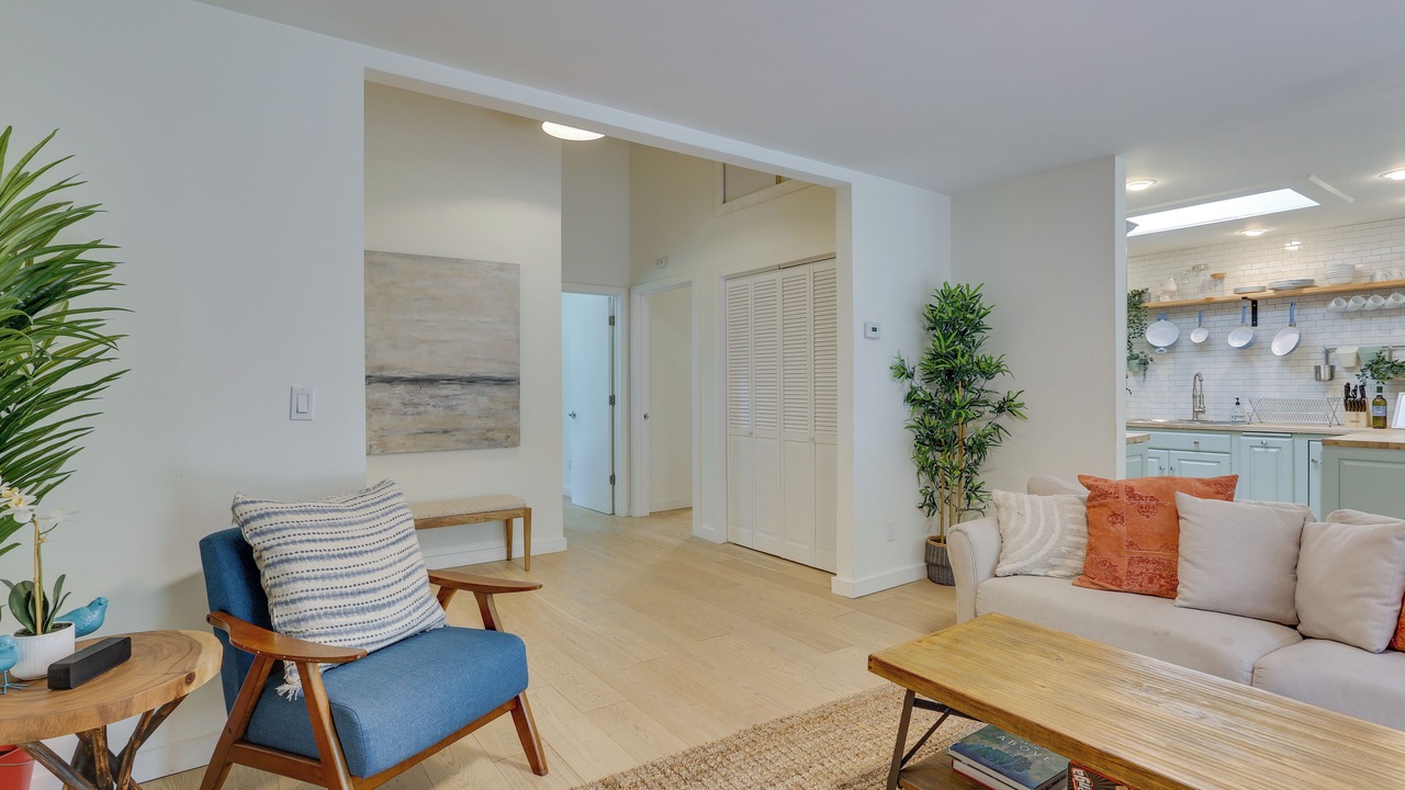 Photo of Livingroom in Swan Lake