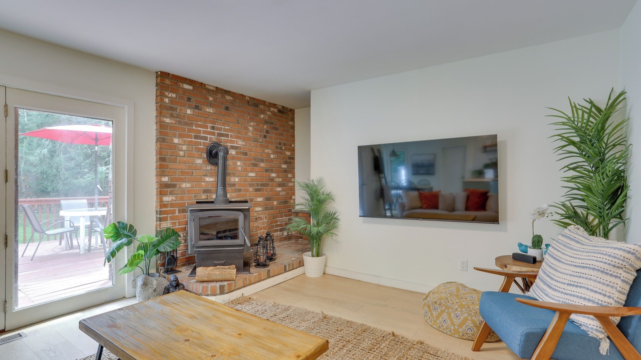 Photo of Livingroom in Swan Lake