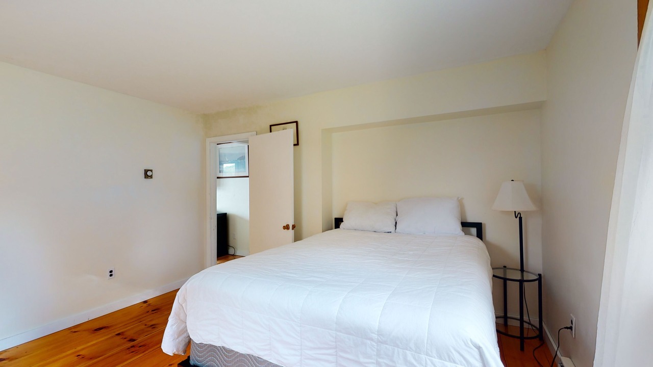 Photo of Bedroom in Tenants Harbor