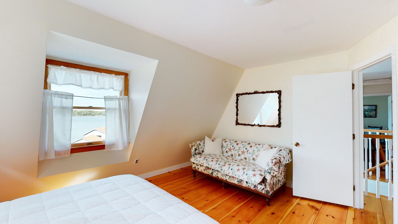 Photo of Bedroom in Tenants Harbor