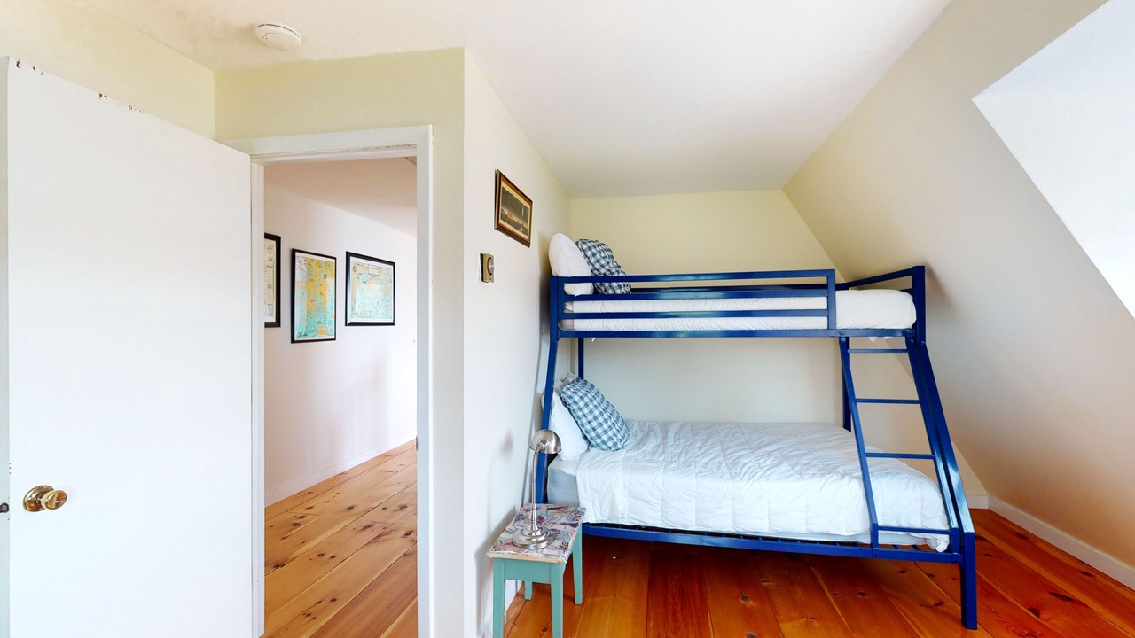 Photo of Bedroom in Tenants Harbor