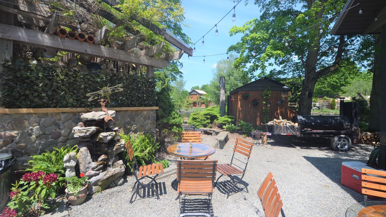 Photo of Outdoor in Caroline