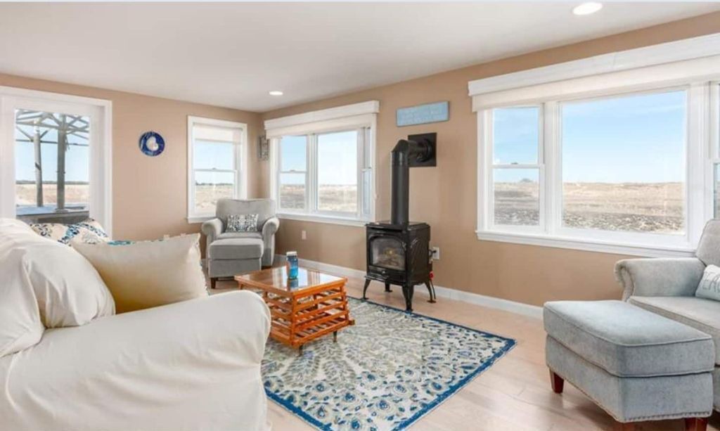Photo of Livingroom in Newburyport
