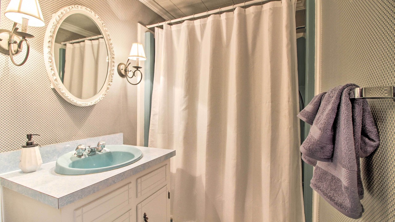 Photo of Bathroom in Skylark Beach
