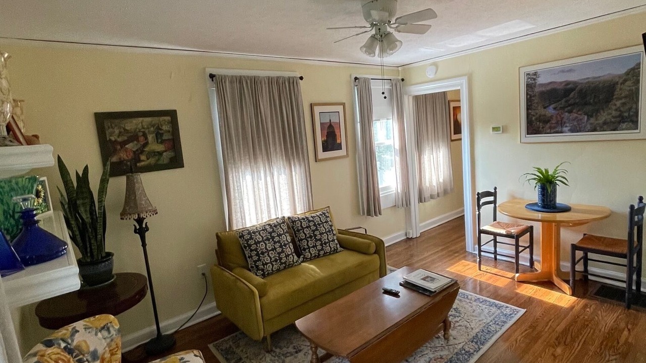 Photo of Livingroom in Charleston