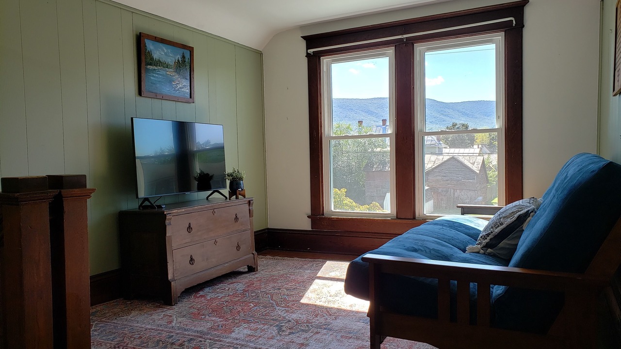 Photo of Livingroom in Edinburg