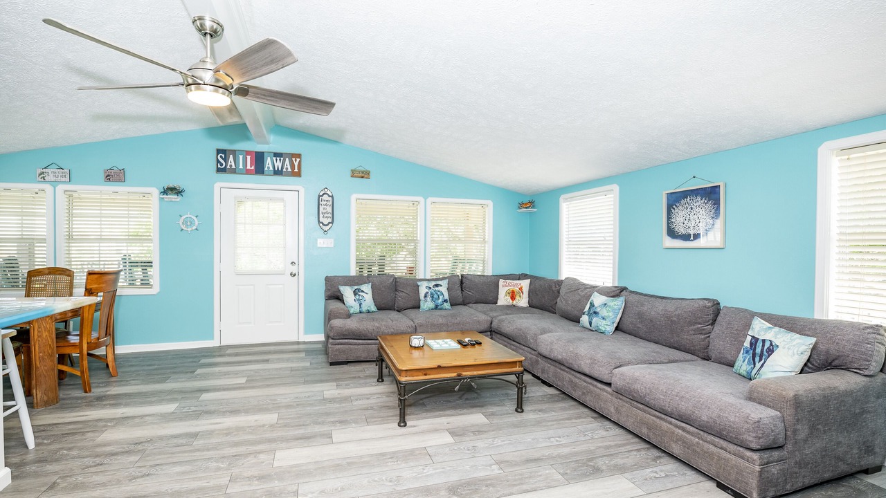 Photo of Livingroom in Cedar Lane