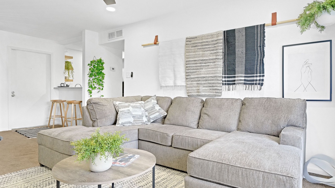 Photo of Livingroom in South Main