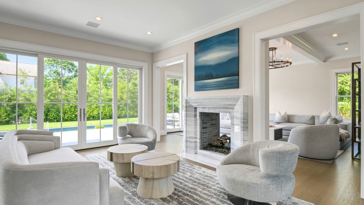 Photo of Livingroom in Village of Southampton