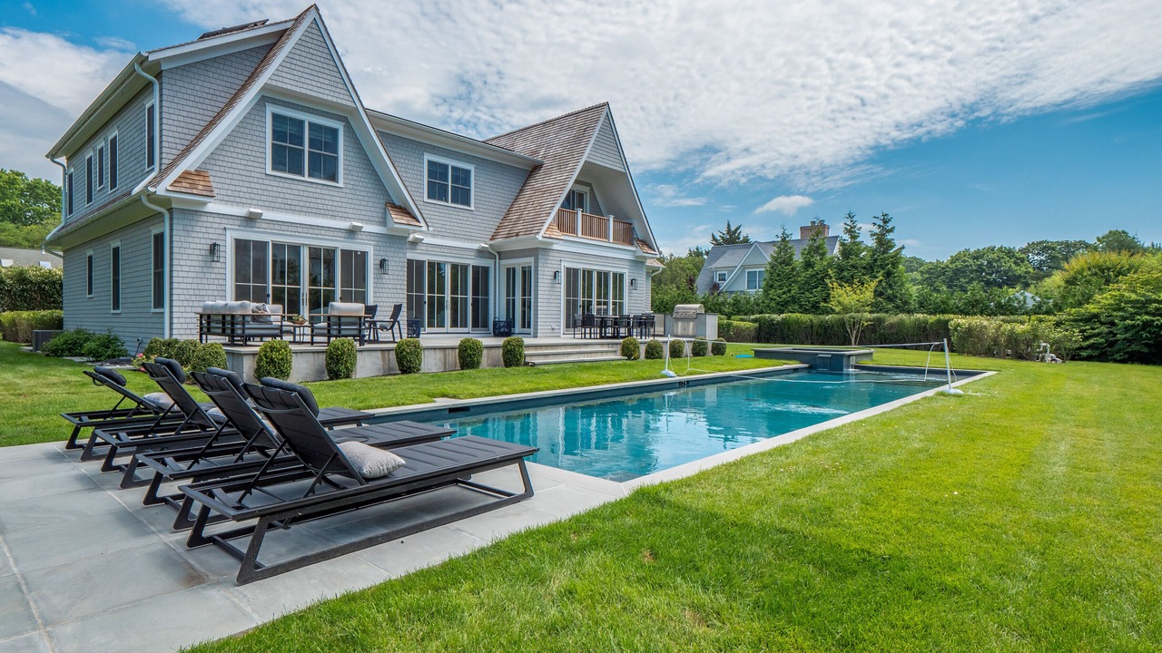 Photo of Outdoor in Village of Southampton